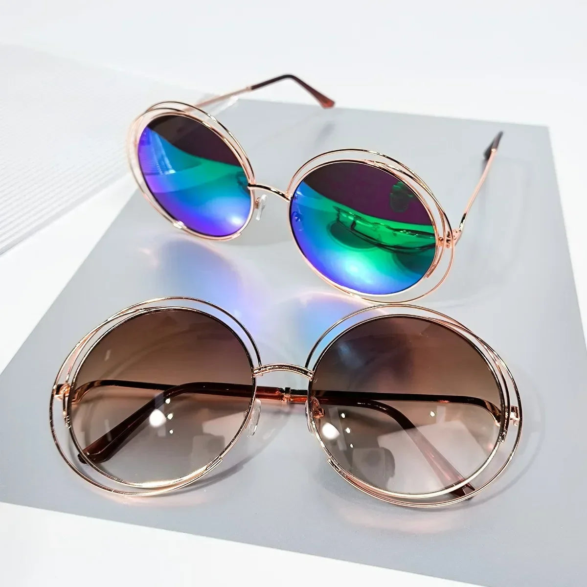 Women's Oversized Round Metal Fashion Glasses with Gradient Lenses - Stylish Retro Design, Parties, and Events, Accessories