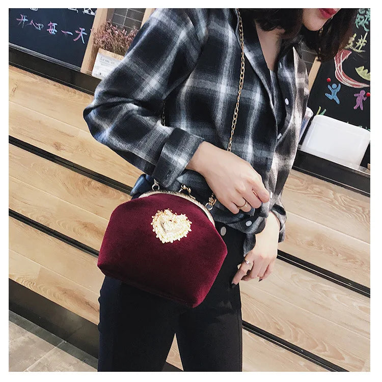 Evening Clutch Bag Women Bag Shiny Handbag Heart Shape Metal Clutches Bag Fashion Chain Shoulder Crossbody Bag Luxury Lady Purse