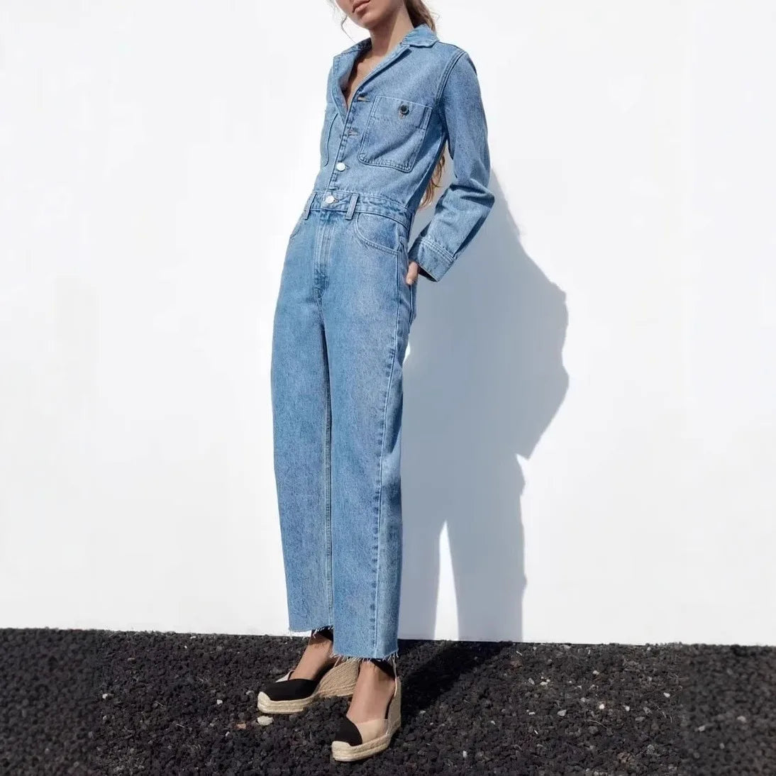 Women's Long-Sleeved Jumpsuit Jeans Fashionable Button-Front Collar with Pockets Straight-Leg Slim-Fit Denim Jumpsuit
