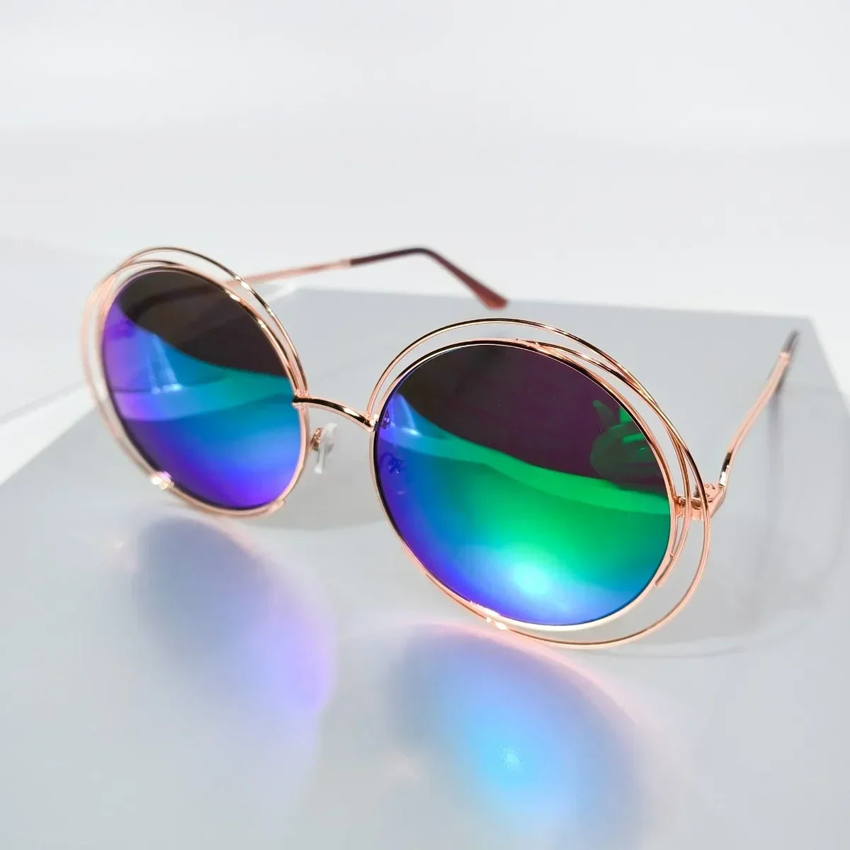 Women's Oversized Round Metal Fashion Glasses with Gradient Lenses - Stylish Retro Design, Parties, and Events, Accessories