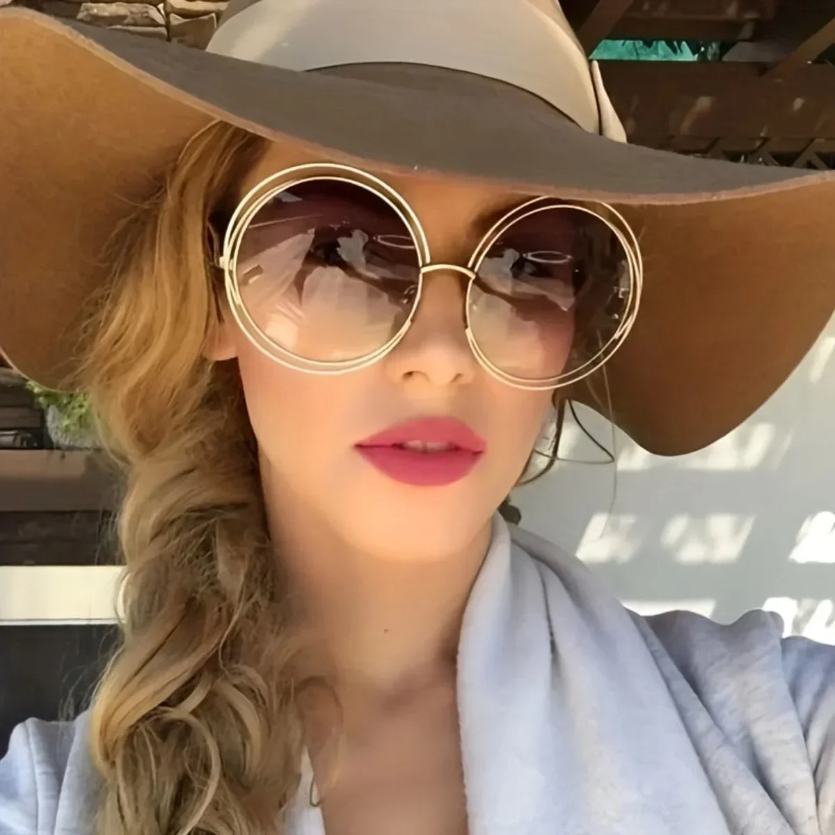 Women's Oversized Round Metal Fashion Glasses with Gradient Lenses - Stylish Retro Design, Parties, and Events, Accessories
